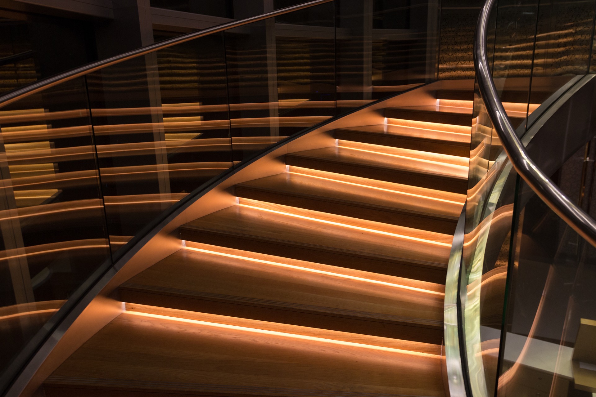 schody so skleneným zábradlím